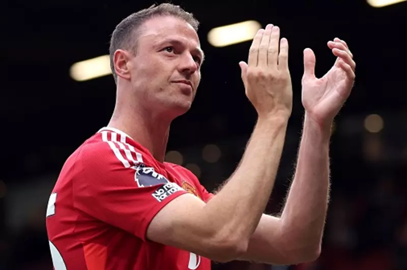 جوني إيفانز